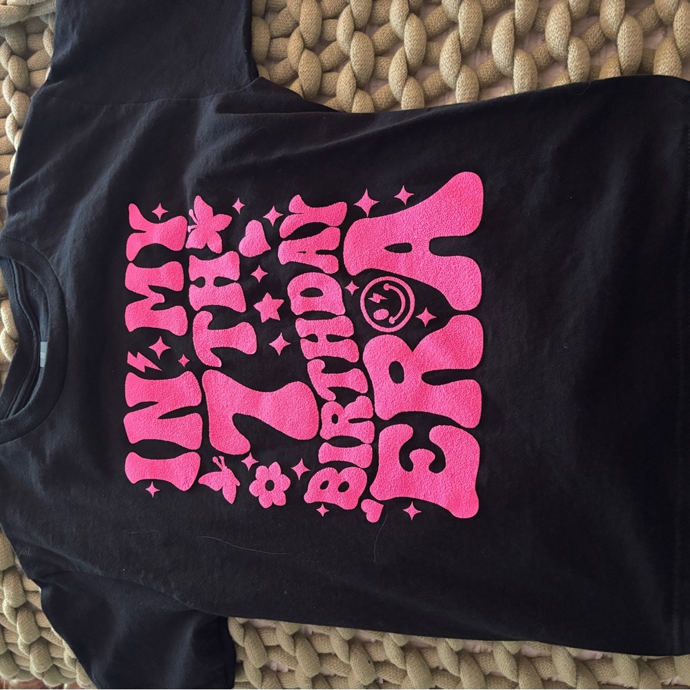 Gildan Black and Pink Graphic Short Sleeve Tee